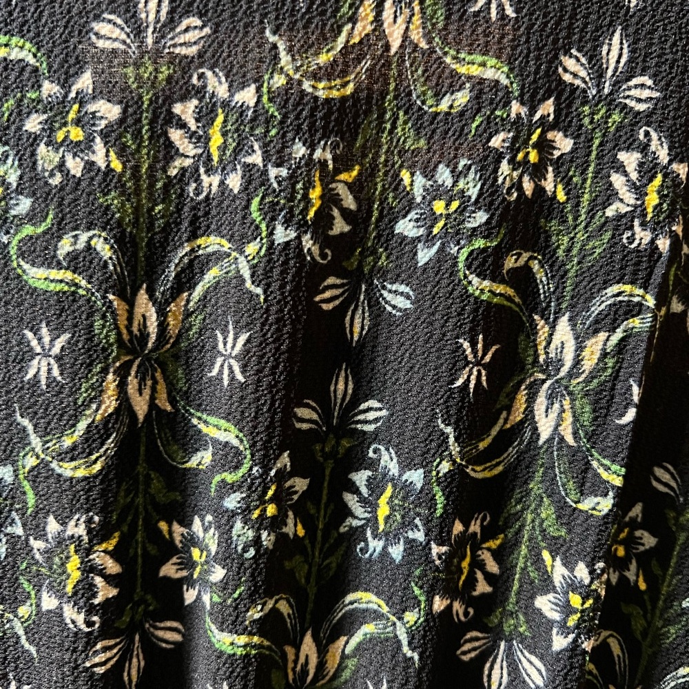 XL Max Studio Floral Dress - Picture 5 of 7